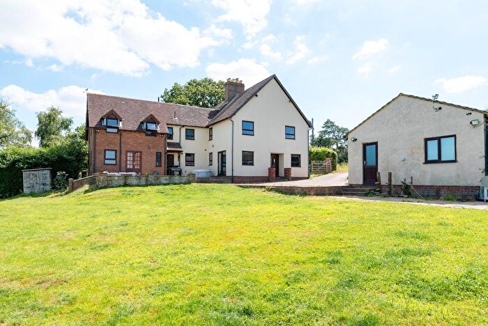 4 Bedroom Semi-Detached House For Sale In Chelmscote Cottages, Chelmscote, Leighton Buzzard, LU7