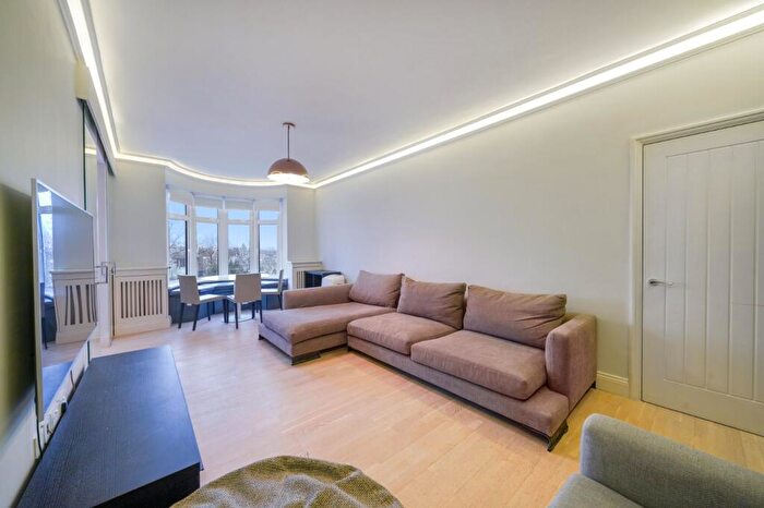 2 Bedroom Flat To Rent In William Court, Hall Road, NW8