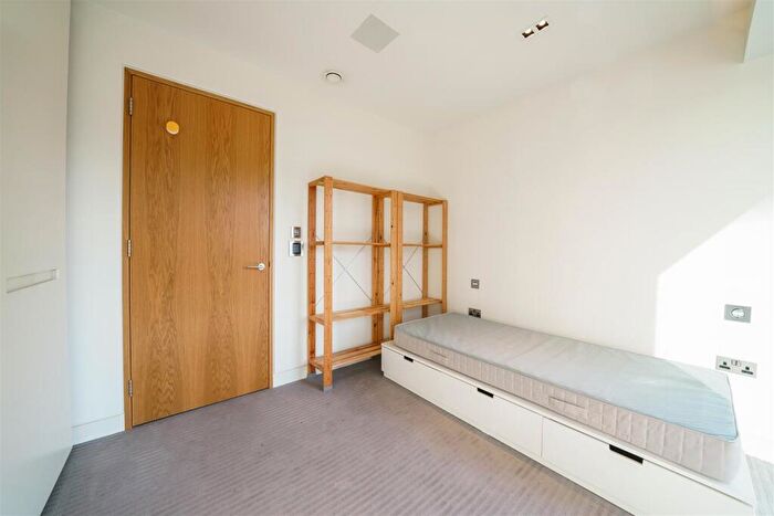 2 Bedroom Apartment To Rent In Roman House, Barbican, EC2Y