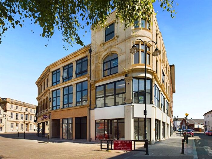 1 Bedroom Flat To Rent In Fore Street, Trowbridge, BA14