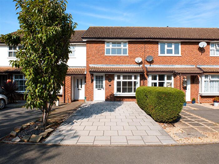 2 Bedroom Terraced House For Sale In Thorneycroft Close, Walton On Thames, KT12