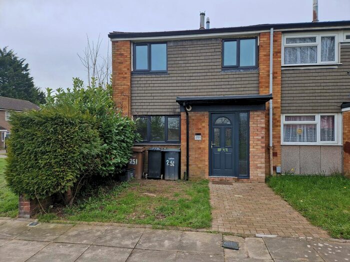 3 Bedroom House To Rent In Wauluds Bank Drive Luton, LU3