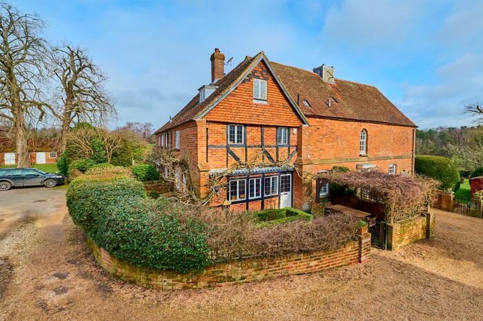 3 Bedroom Terraced House For Sale In Shillinglee Park Road, Godalming, GU8