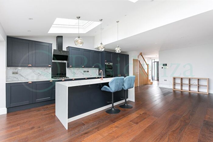 4 Bedroom End Of Terrace House To Rent In Carlingford Road, Morden, SM4