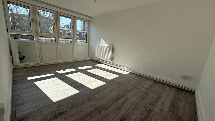 2 Bedroom Flat To Rent In Whitmore Estate, Shoreditch, N1