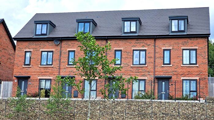 3 Bedroom Town House To Rent In Kersal Wood Ave, Salford, M7