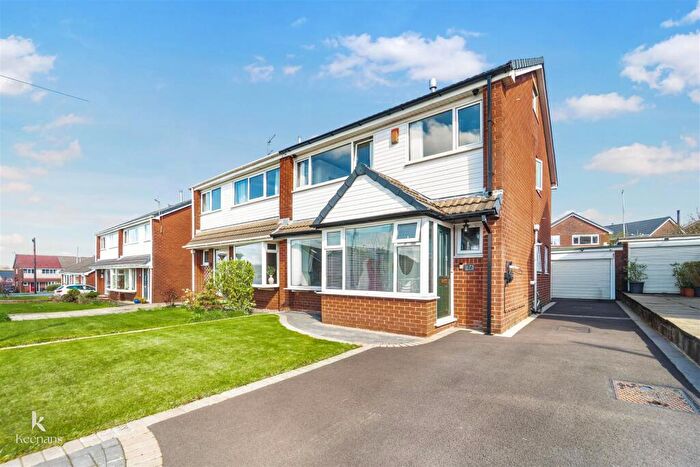 3 Bedroom Semi Detached House For Sale In Lynwood Avenue, Clayton Le Moors, Accrington, BB5