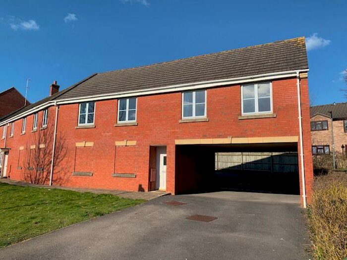 2 Bedroom Coach House To Rent In Orchard Gate, Bristol, BS32