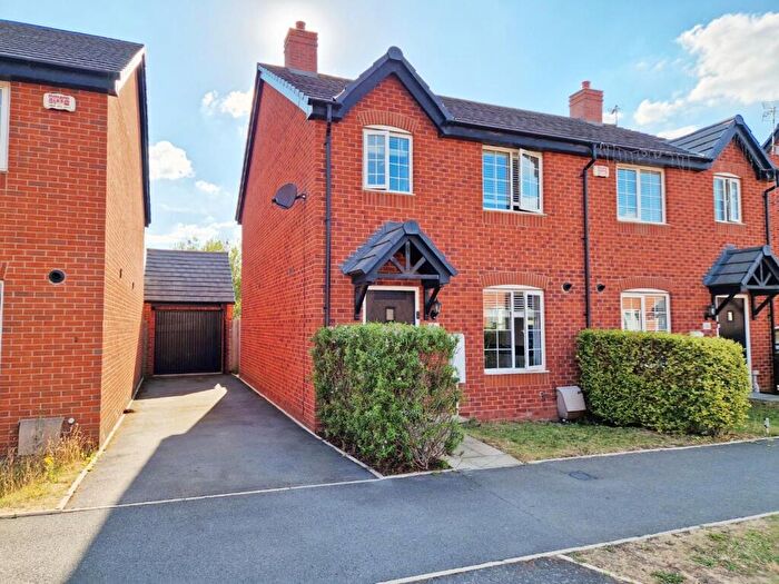 3 Bedroom Semi-Detached House For Sale In Skelhorn Avenue, Rugby, CV23