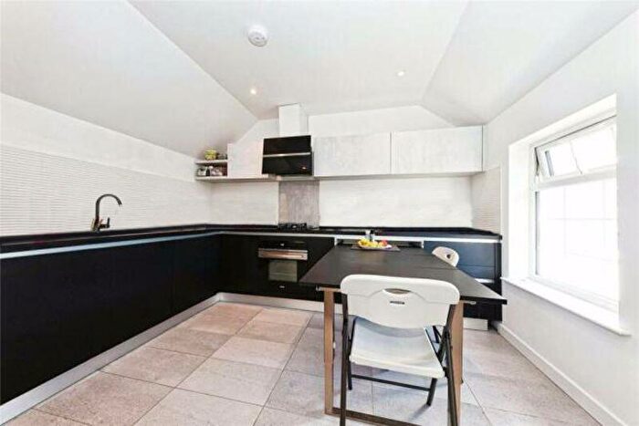 1 Bedroom Flat For Sale In Beach Road, Westgate-On-Sea, CT8