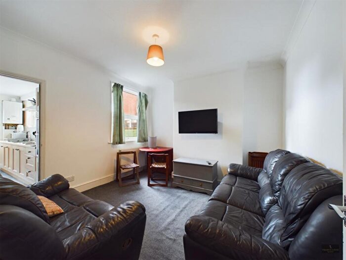 4 Bedroom House To Rent In Normandy Road, Exeter, EX1