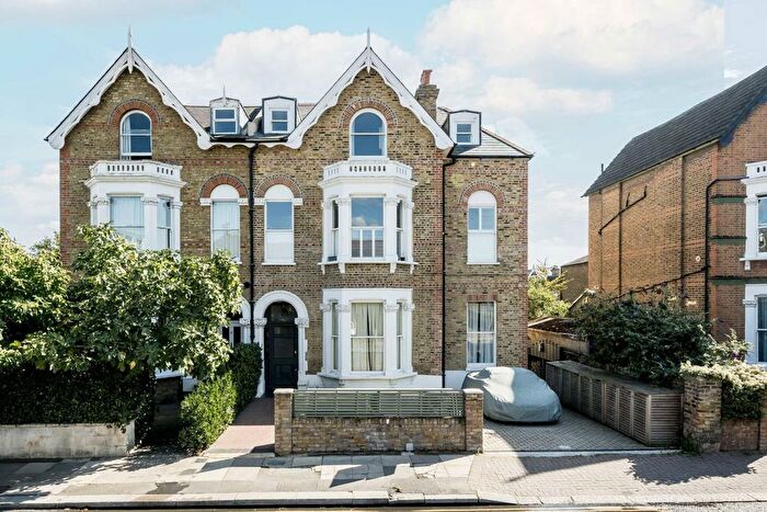 2 Bedroom Flat To Rent In Queens Road, Wimbledon, SW19