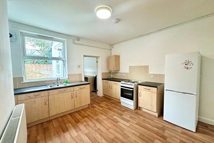 3 Bedroom Terraced House To Rent In Birrell Road, Nottingham, NG7
