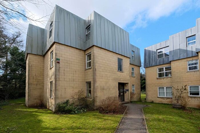3 Bedroom Apartment To Rent In Stoneleigh Court, Lansdown, Bath, BA1