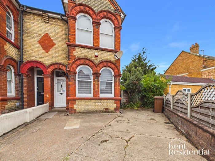 1 Bedroom Flat To Rent In Nelson Road, Gillingham, ME7