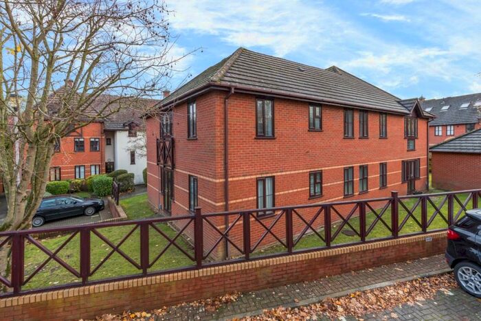 1 Bedroom Flat To Rent In Station Road Harpenden, AL5