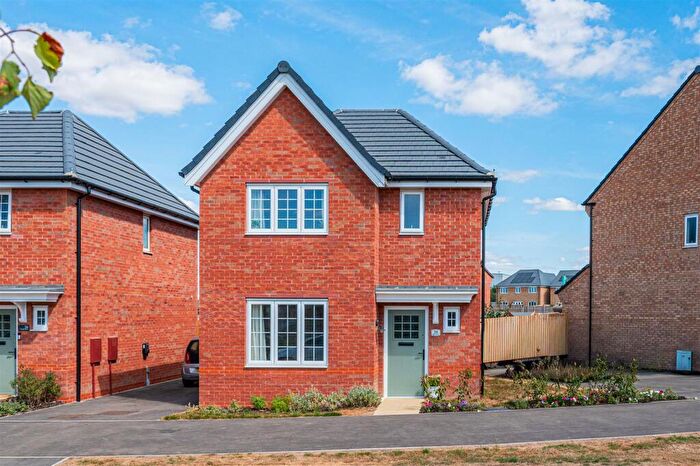 3 Bedroom House For Sale In Dunlin Drive, Desborough, NN14