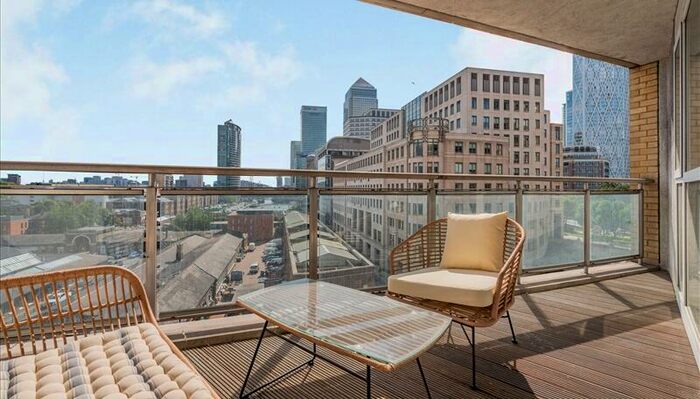 2 Bedroom Apartment To Rent In Westferry Circus, Canary Wharf, London, E14