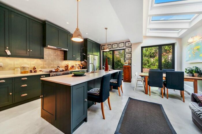 5 Bedroom Semi-Detached House To Rent In Julian Avenue, London, W3