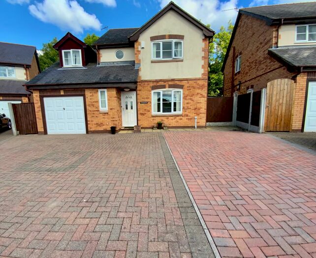 4 Bedroom Detached House For Sale In Llain Y Felin, Rhosbodrual, Caernarfon, LL55