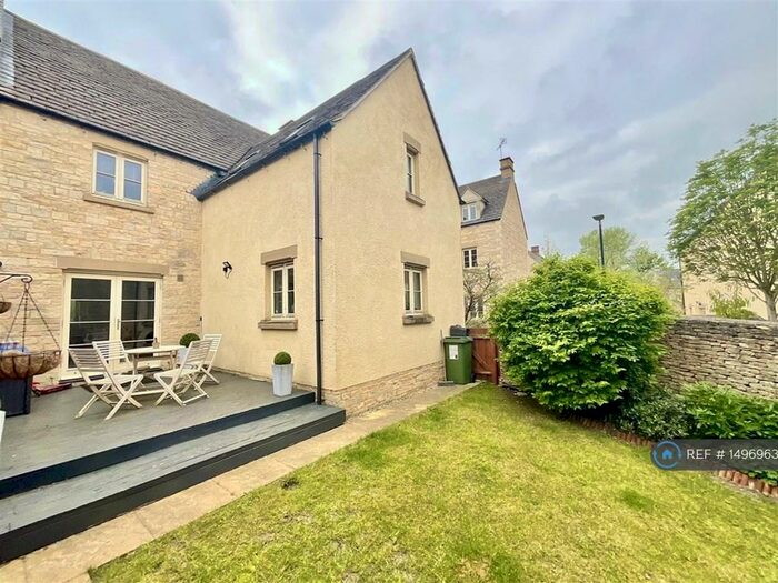 4 Bedroom Terraced House To Rent In Blackberry Walk, Cirencester, GL7