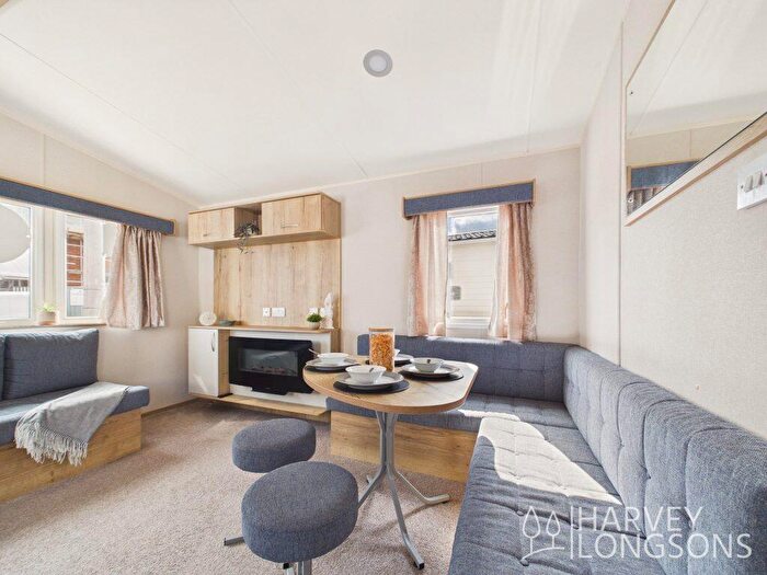 2 Bedroom Park Home For Sale In Alberta Holiday Park, CT5