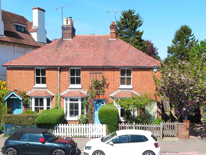 2 Bedroom Terraced House For Sale In High Street, Cookham, SL6