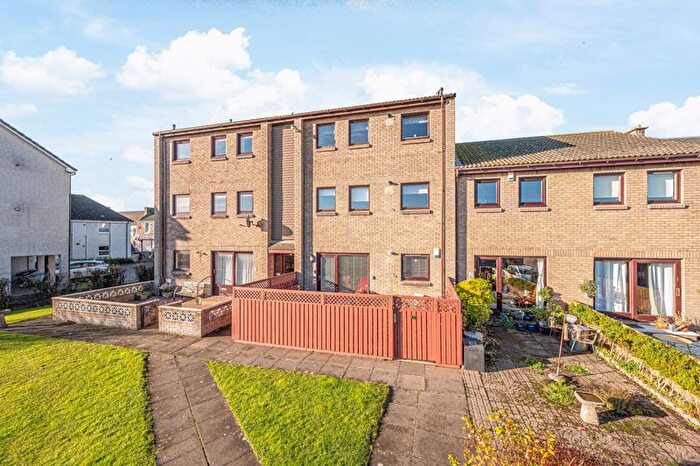 2 Bedroom Flat For Sale In Gladney Square, Kirkcaldy, KY1