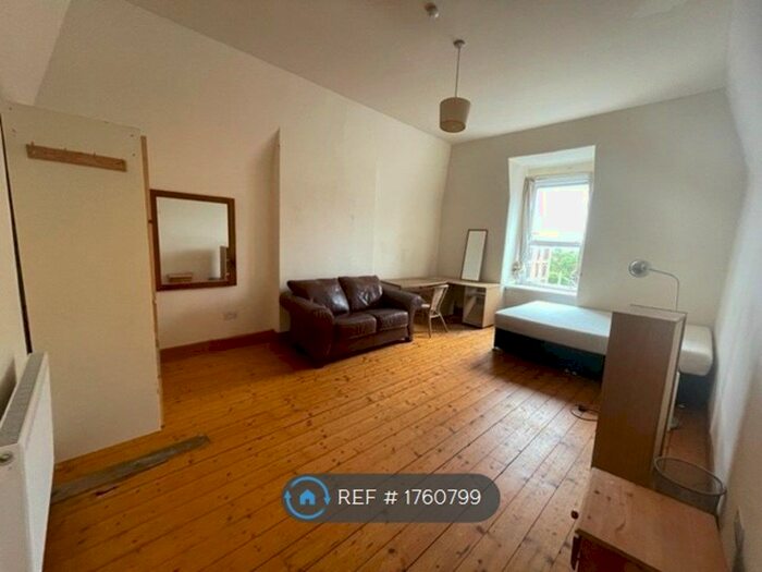 4 Bedroom Flat To Rent In Southpark Avenue, Glasgow, G12