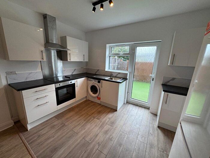 1 Bedroom Flat To Rent In Bedroom Garden Flat – Southbury Road, Enfield Town, EN1