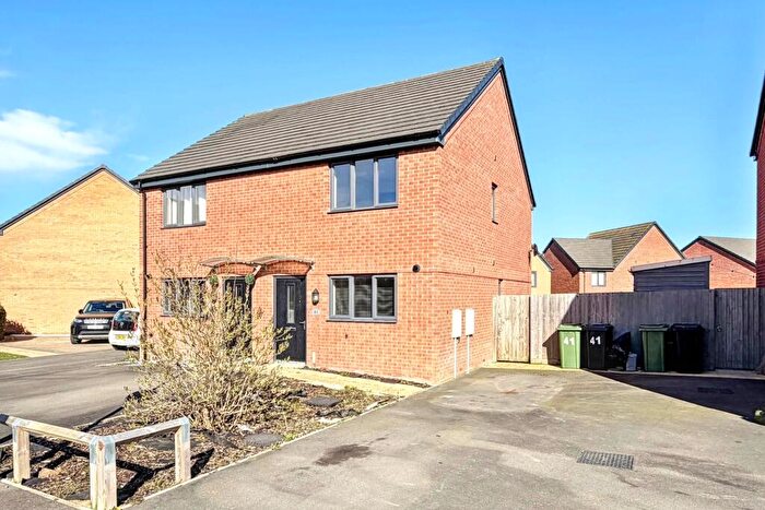 2 Bedroom Semi-Detached House For Sale In Draper Road, Gunthorpe, Peterborough, PE4