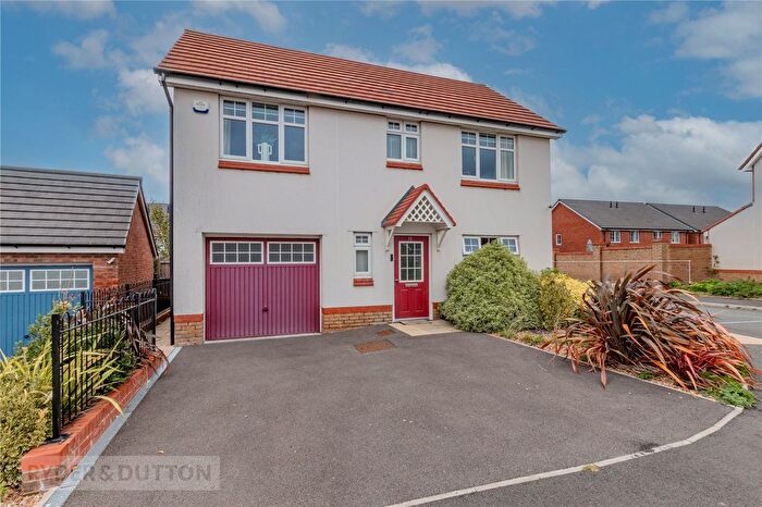 3 Bedroom Detached House For Sale In Mill Fold Gardens, Chadderton, Oldham, OL9