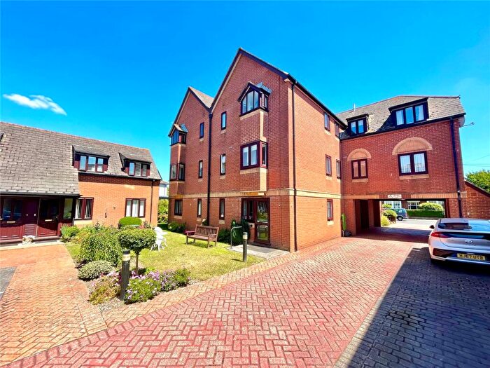 1 Bedroom Apartment For Sale In New Street, Lymington, Hampshire, SO41
