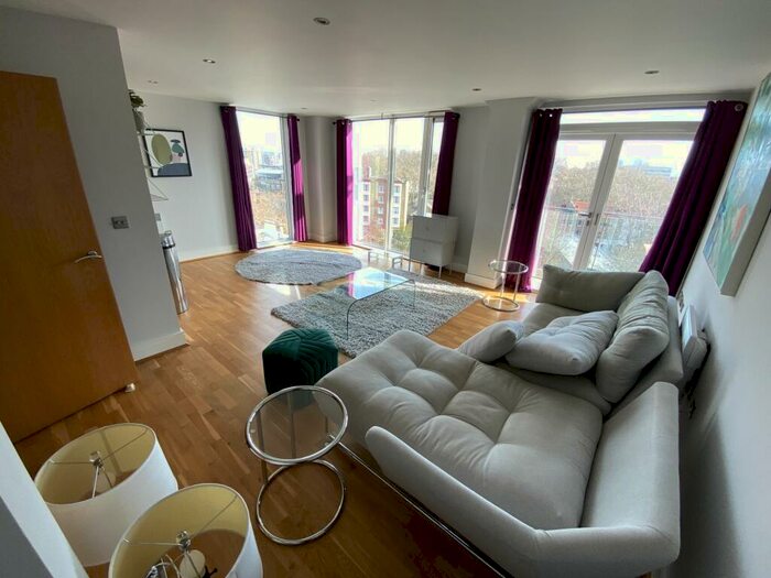 2 Bedroom Flat To Rent In Lime House Court, E14