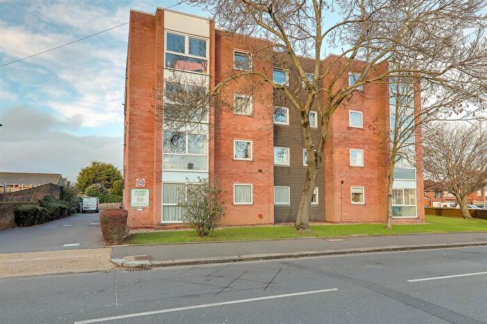 1 Bedroom Apartment To Rent In Northcourt Road, Worthing, BN14