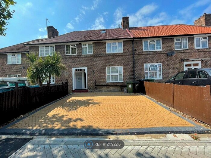 4 Bedroom Terraced House To Rent In Downham Way, Bromley, BR1