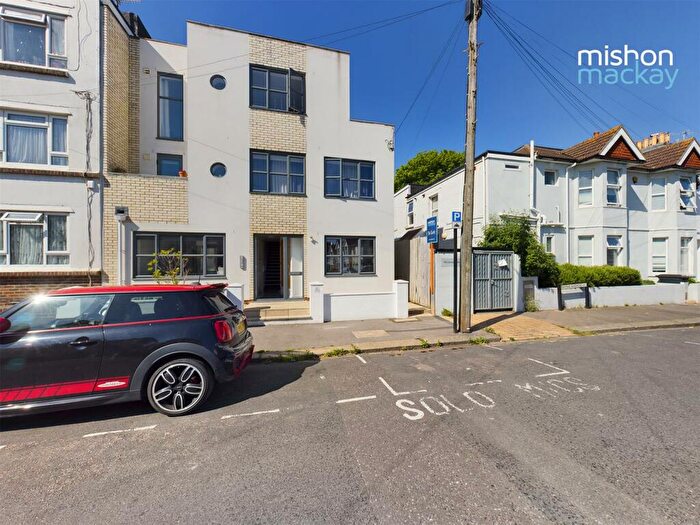 1 Bedroom Flat To Rent In Payne Avenue, Hove, BN3