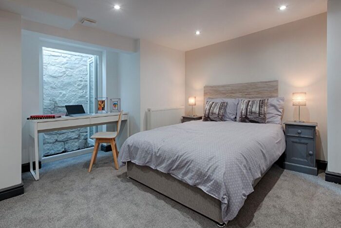 7 Bedroom Flat To Rent In Heywood Street, Bury, BL9