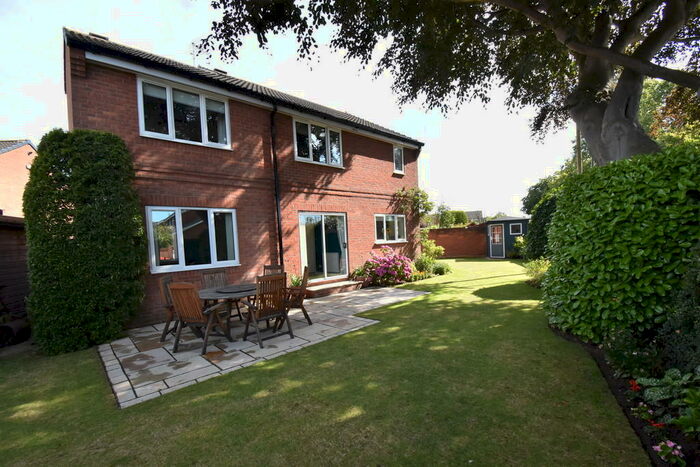 4 Bedroom Detached House For Sale In Lewis Close, Northallerton, DL6