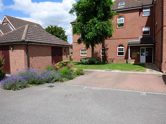 2 Bedroom Flat To Rent In Glenwood Court, Farnborough, GU14