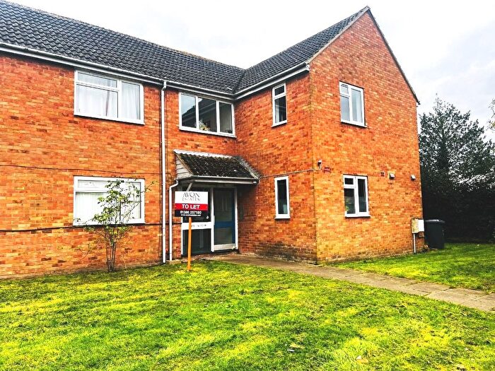 2 Bedroom Flat For Sale In The Chantry, Fladbury, WR10