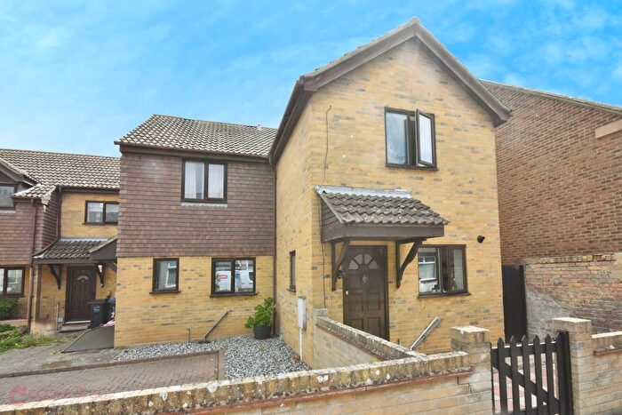 2 Bedroom End Of Terrace House For Sale In Church Road, Ramsgate, Kent, CT11