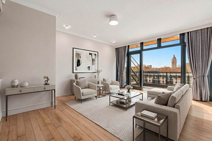 2 Bedroom Flat To Rent In Ennismore Gardens, Knightsbridge, London, SW7