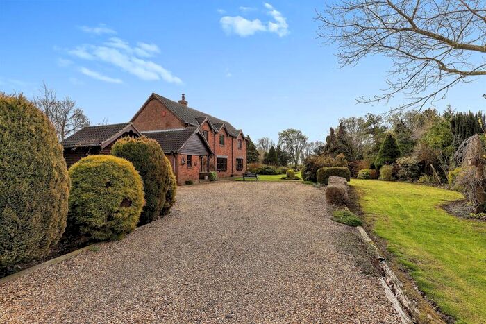 5 Bedroom Detached House For Sale In Duncombes Road, Coates, Peterborough, PE7