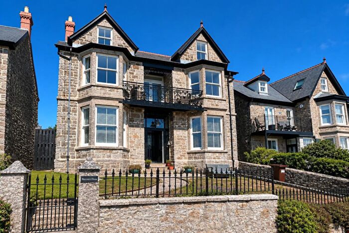 6 Bedroom Detached House For Sale In West End, Porthleven, TR13