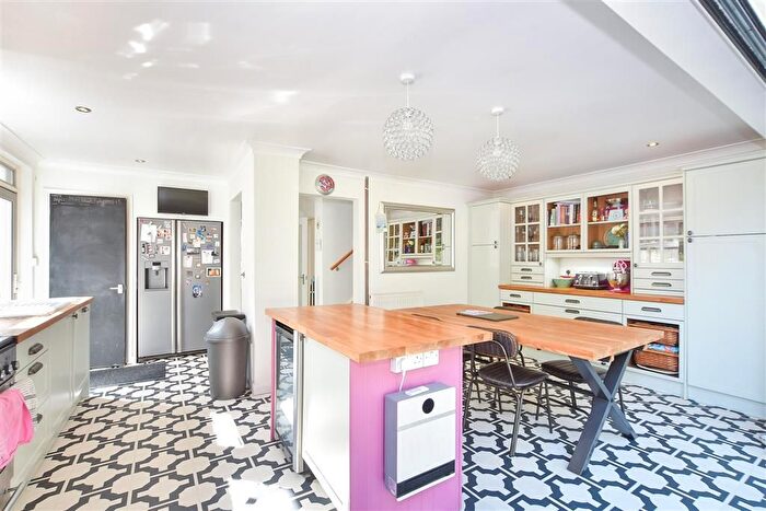 5 Bedroom Detached House For Sale In Estcots Drive, East Grinstead, West Sussex, RH19