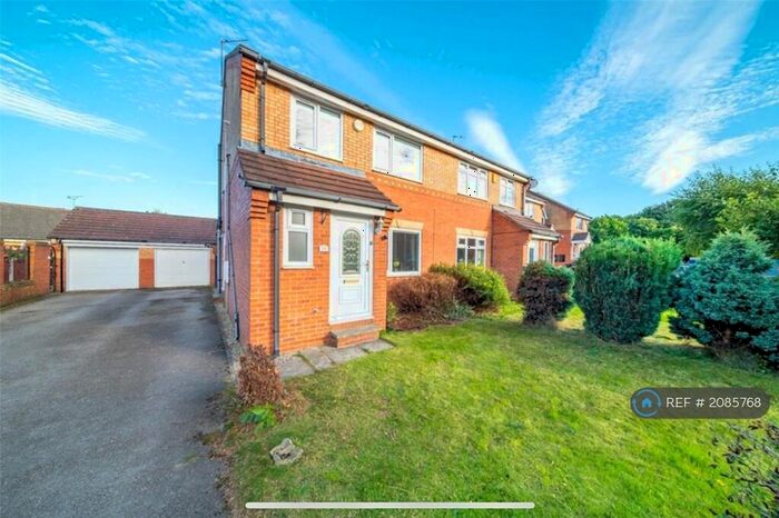 3 Bedroom Semi-Detached House To Rent In Merlin Close, Morley, Leeds, LS27