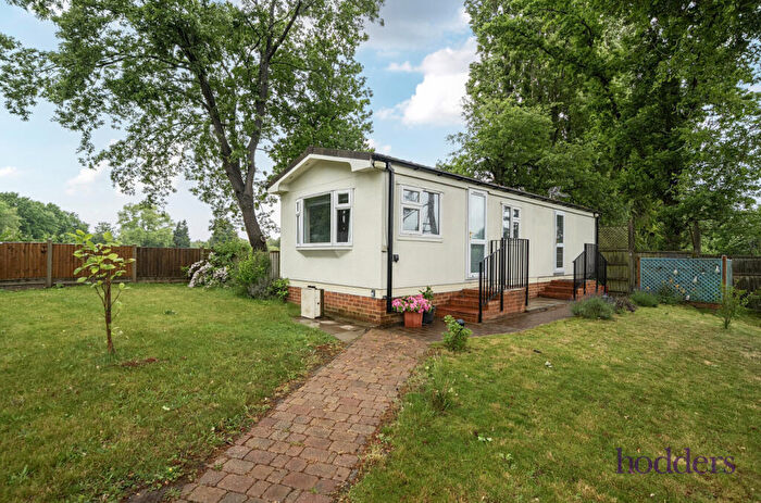 2 Bedroom Park Home For Sale In Lyne, Surrey, KT16