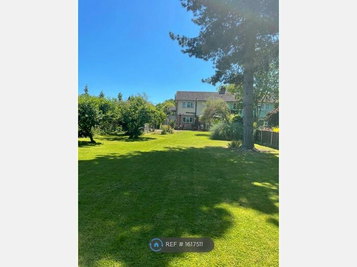 3 Bedroom Semi-Detached House To Rent In Chapel Lane, Chigwell, IG7