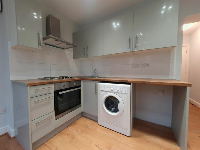 1 Bedroom Flat To Rent In Lower Addiscombe Road, Addiscombe, Croydon, CR0